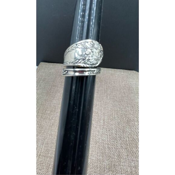 Vintage Spoon Ring Floral Pattern Size 9 Unisex - Picture 3 of 9
